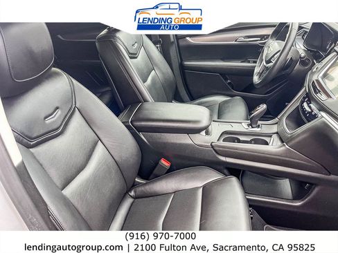 Used 2018 Cadillac XT5 Luxury w/ Driver Awareness Package image 15