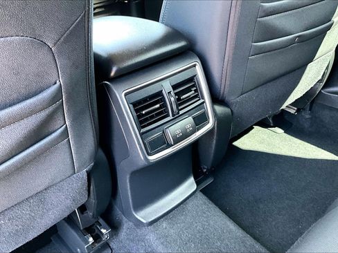Used 2022 Subaru Forester Premium AWD/4WD image 24