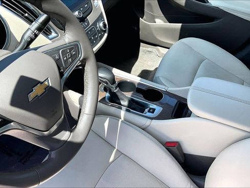Used 2024 Chevrolet Malibu LT FWD image 18