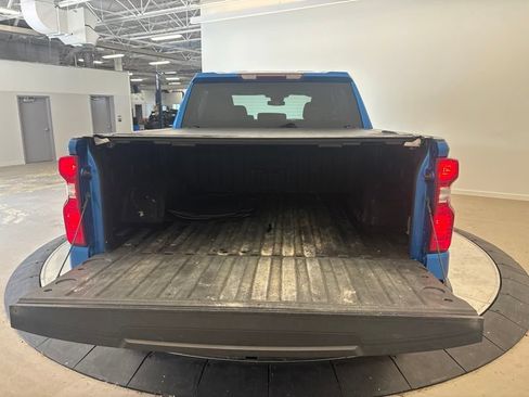 Used 2022 Chevrolet Silverado 1500 Custom Trail Boss w/ LPO, Dark Essentials Package AWD/4WD image 9
