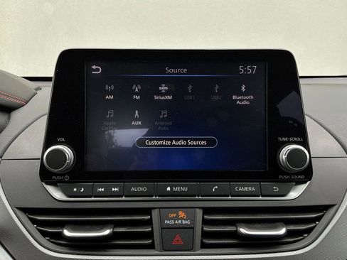Used 2025 Nissan Altima 2.5 SR FWD image 27