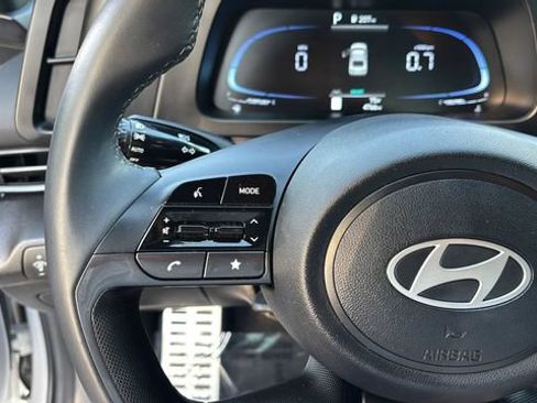 Used 2025 Hyundai Elantra Sport FWD image 22
