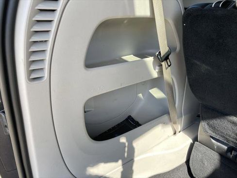 Used 2023 Chrysler Pacifica Touring-L FWD image 48
