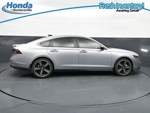 Used 2023 Honda Accord Sport image 11
