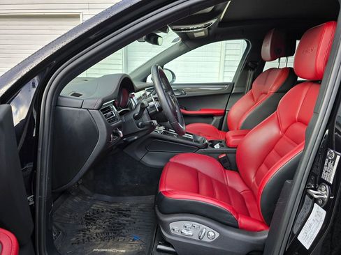 Used 2024 Porsche Macan GTS w/ Premium Plus Package image 50