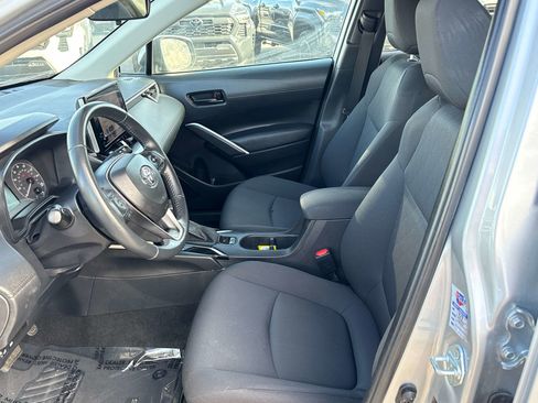Used 2024 Toyota Corolla Cross LE image 11