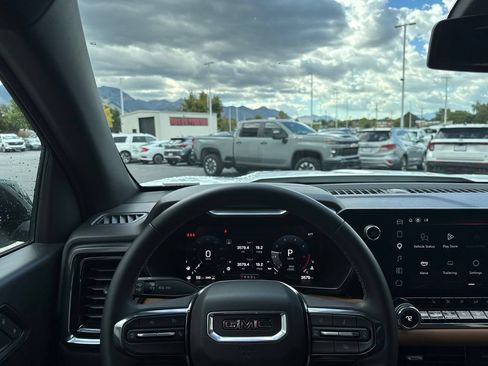 Used 2025 GMC Canyon AT4 w/ Nightfall Edition AWD/4WD image 21