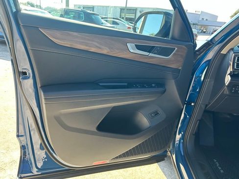 New 2026 Volkswagen Atlas SE image 50