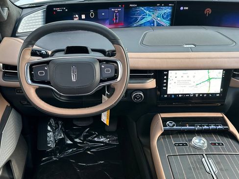 New 2026 Lincoln Navigator L Black Label AWD/4WD image 13