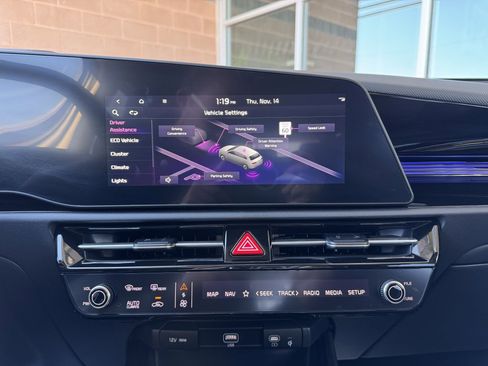 Used 2024 Kia Niro EX w/ EX Cold Weather Package image 26