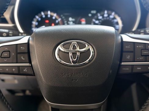 Used 2023 Toyota Highlander L image 21