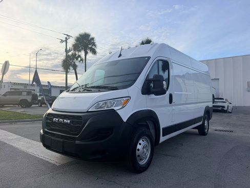 Used 2023 RAM ProMaster 2500 FWD image 3