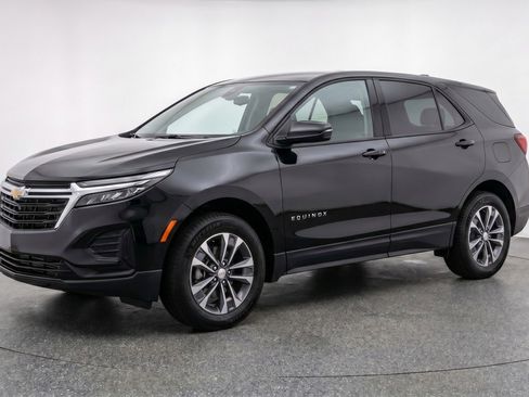 Used 2025 Chevrolet Equinox LT image 3