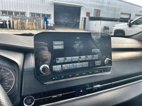 Used 2024 Mitsubishi Outlander SE image 13