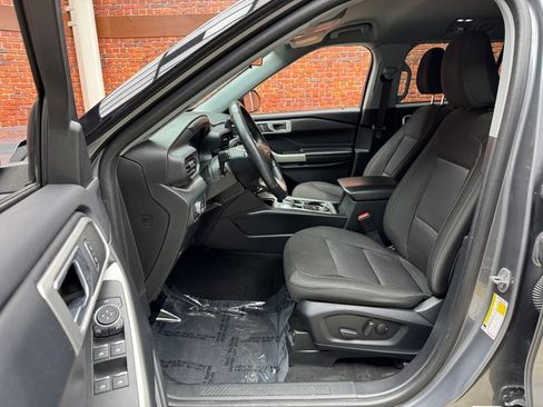 Certified 2022 Ford Explorer XLT image 22