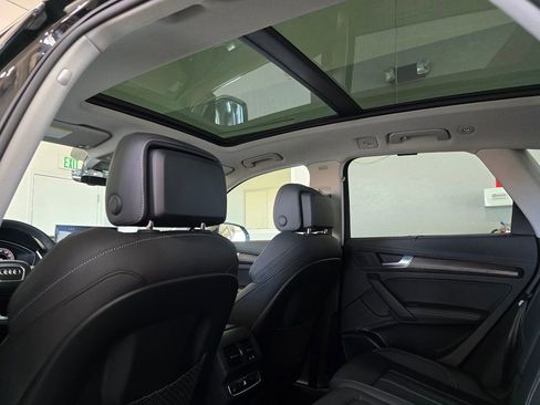Used 2024 Audi Q5 e Prestige w/ Prestige Package image 26
