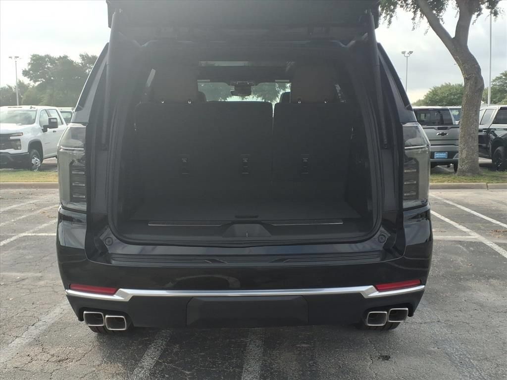 New 2026 Chevrolet Tahoe High Country w/ Sun And Tow Package RWD image 12