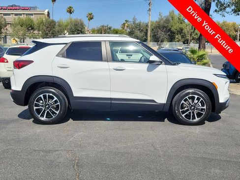 Used 2025 Chevrolet TrailBlazer LT AWD/4WD image 33