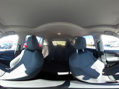 Used 2025 Toyota RAV4 XLE image 43