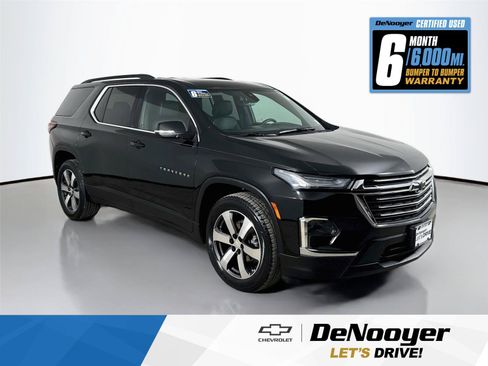 Used 2022 Chevrolet Traverse LT w/ LT Premium Package FWD image 1