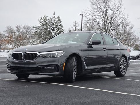 Used 2018 BMW 530i xDrive w/ Premium Package image 14