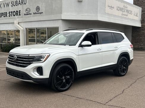 New 2026 Volkswagen Atlas SE FWD image 1