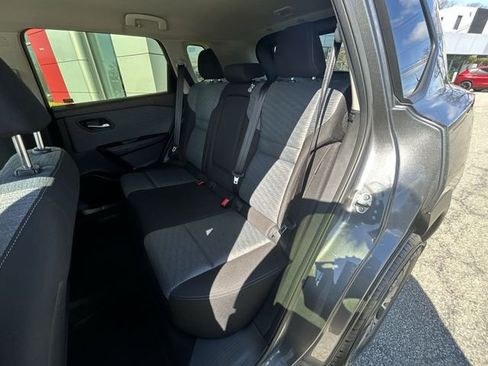 Used 2023 Nissan Rogue SV image 23