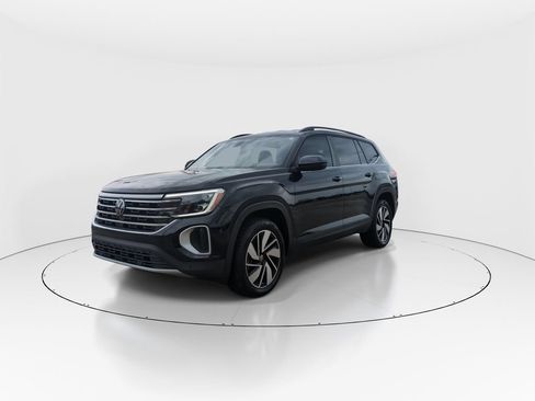 Used 2024 Volkswagen Atlas SE FWD image 4