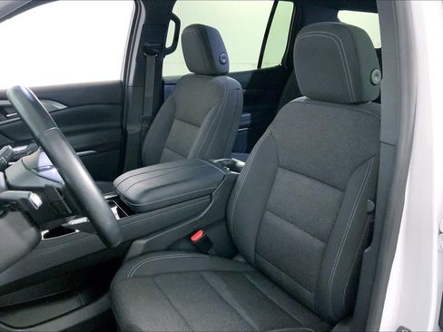 Used 2024 Chevrolet Traverse LT image 22