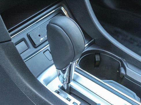 Used 2025 Subaru Ascent Premium image 18