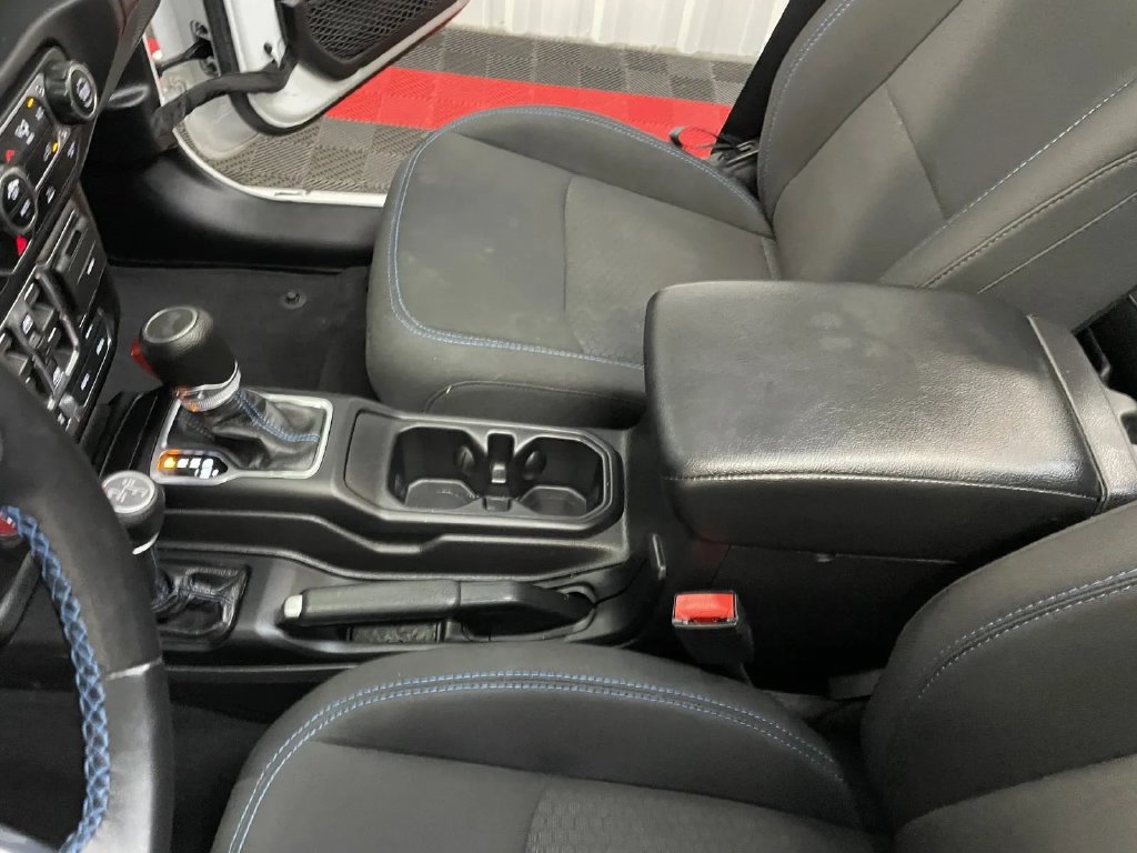 Used 2022 Jeep Wrangler Unlimited Rubicon 4xe AWD/4WD image 35