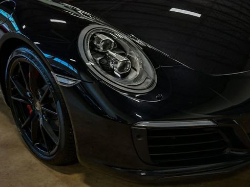 Used 2017 Porsche 911 Carrera image 4