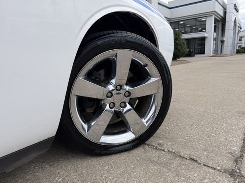 Used 2011 Dodge Challenger image 22
