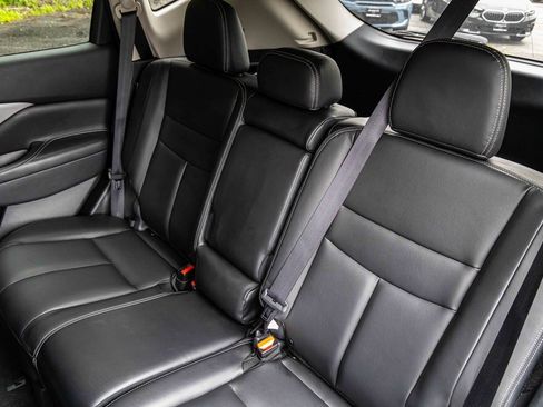 Certified 2024 Nissan Murano SV w/ SV Midnight Edition Package image 21