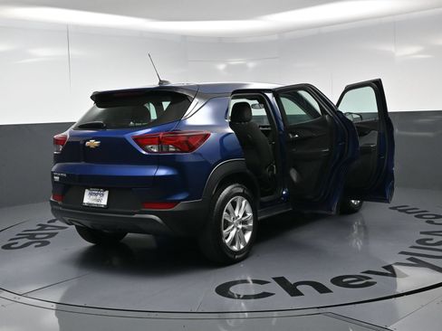 Used 2023 Chevrolet TrailBlazer LS FWD image 26