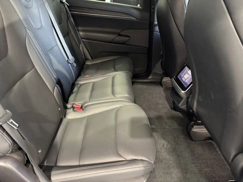 Used 2023 Tesla Model X image 7