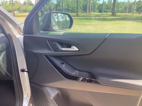 New 2026 Chevrolet Equinox LT w/ Convenience Package II FWD image 23