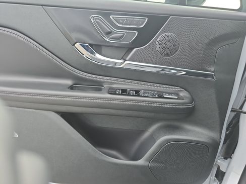 New 2026 Lincoln Corsair Premiere image 26