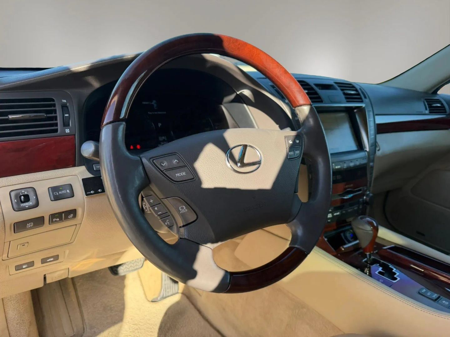 Used 2007 Lexus LS 460 RWD image 11
