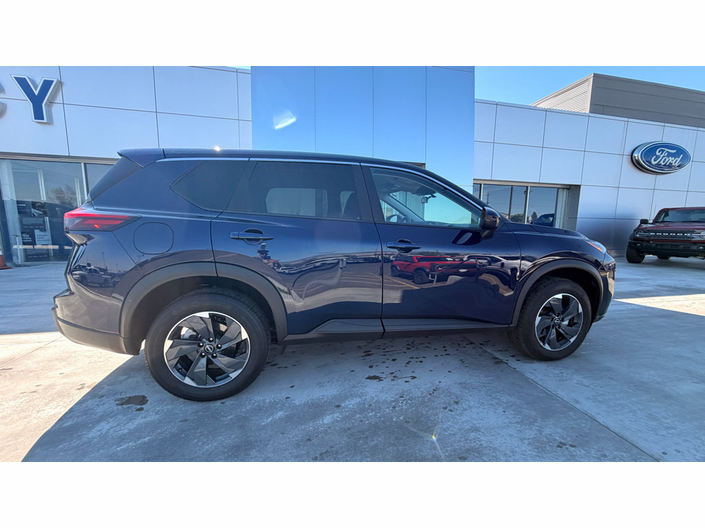 Used 2025 Nissan Rogue SV FWD image 10