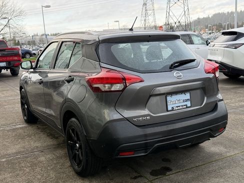 Used 2018 Nissan Kicks S image 5