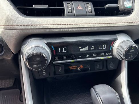 Used 2022 Toyota RAV4 XLE Premium AWD/4WD image 18