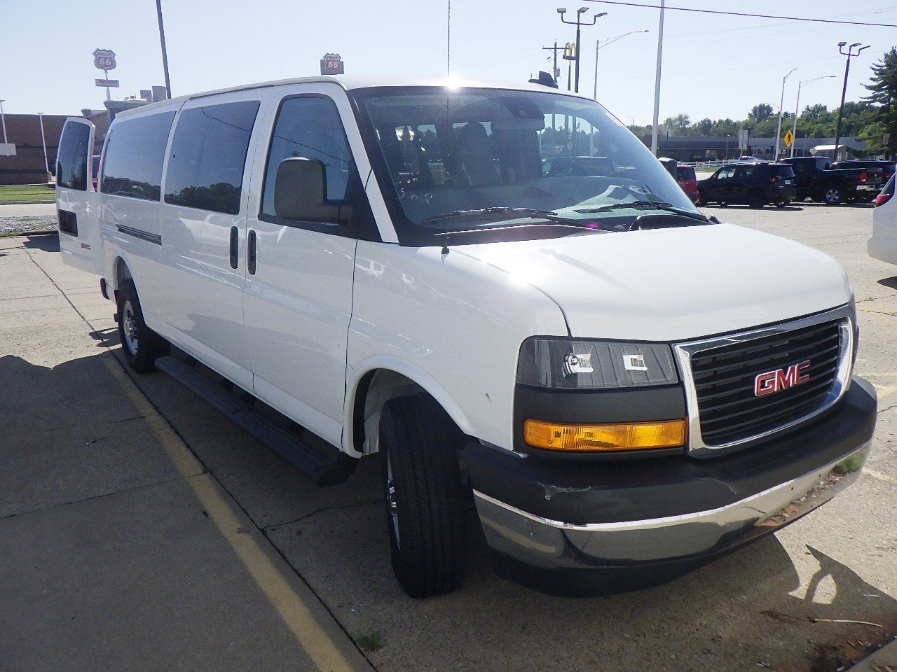 Used 2025 GMC Savana 3500 LT w/ LT Preferred Equipment Group RWD image 8