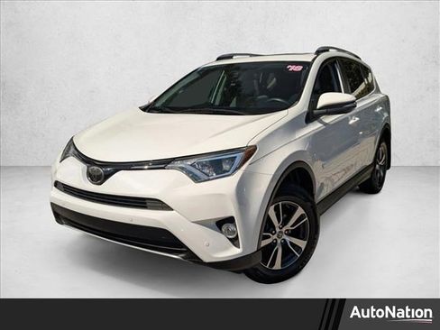 Used 2018 Toyota RAV4 XLE image 1