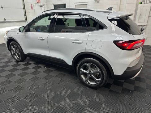Used 2025 Ford Escape ST-Line Select AWD/4WD image 7