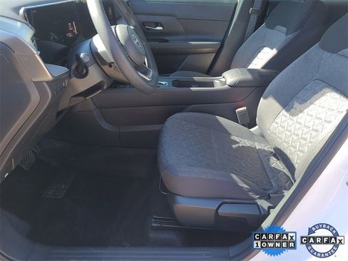 Certified 2025 Nissan Kicks SV image 14