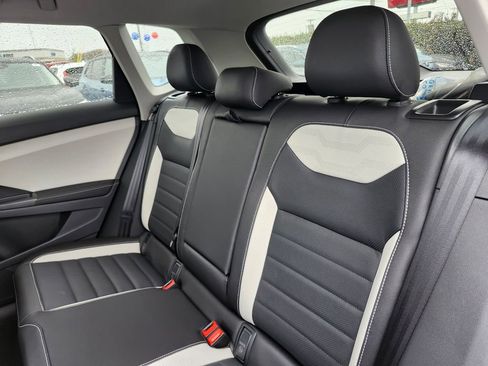 New 2026 Volkswagen Taos SEL AWD/4WD image 10