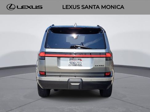 Used 2024 Lexus GX 550 w/ Accessory Package (2T) AWD/4WD image 6