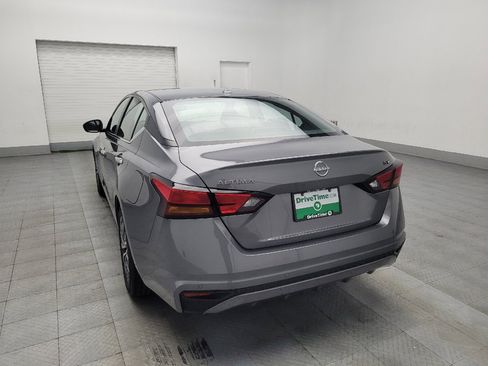 Used 2024 Nissan Altima 2.5 SV image 5