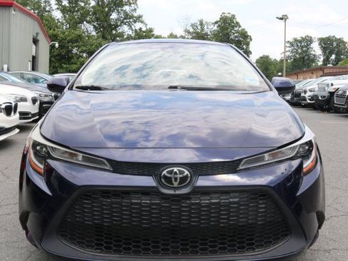 Used 2020 Toyota Corolla LE FWD image 2